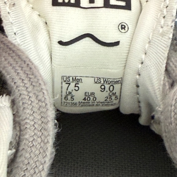 Vans Ultrarange Sneakers - Gray, Olive, White - Picture 7 of 7